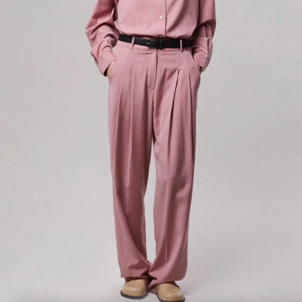The Frankie Shop - Gelso Pleated Tailored Trousers in Rose - Size Medium